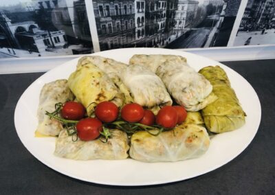 Gołąbki z kaszą i pieczarkami - BYFYJ DELIKATESY Katowice