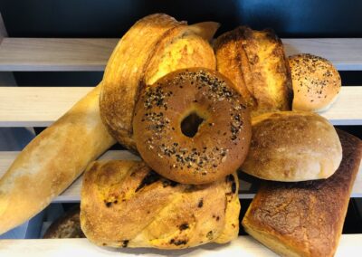 Pieczywo rzemieślnicze "Wolny Chleb" Bajgle, Bułki, Ciabaty, Bagietki, Chleby Katowice - BYFYJ DELIKATESY