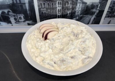 Śledzie w śmietanie - BYFYJ DELIKATESY Katowice