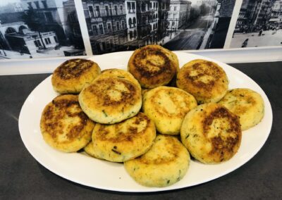 Kotleciki ziemniaczano-serowe - BYFYJ DELIKATESY Katowice. Zamów z odbiorem osobistym